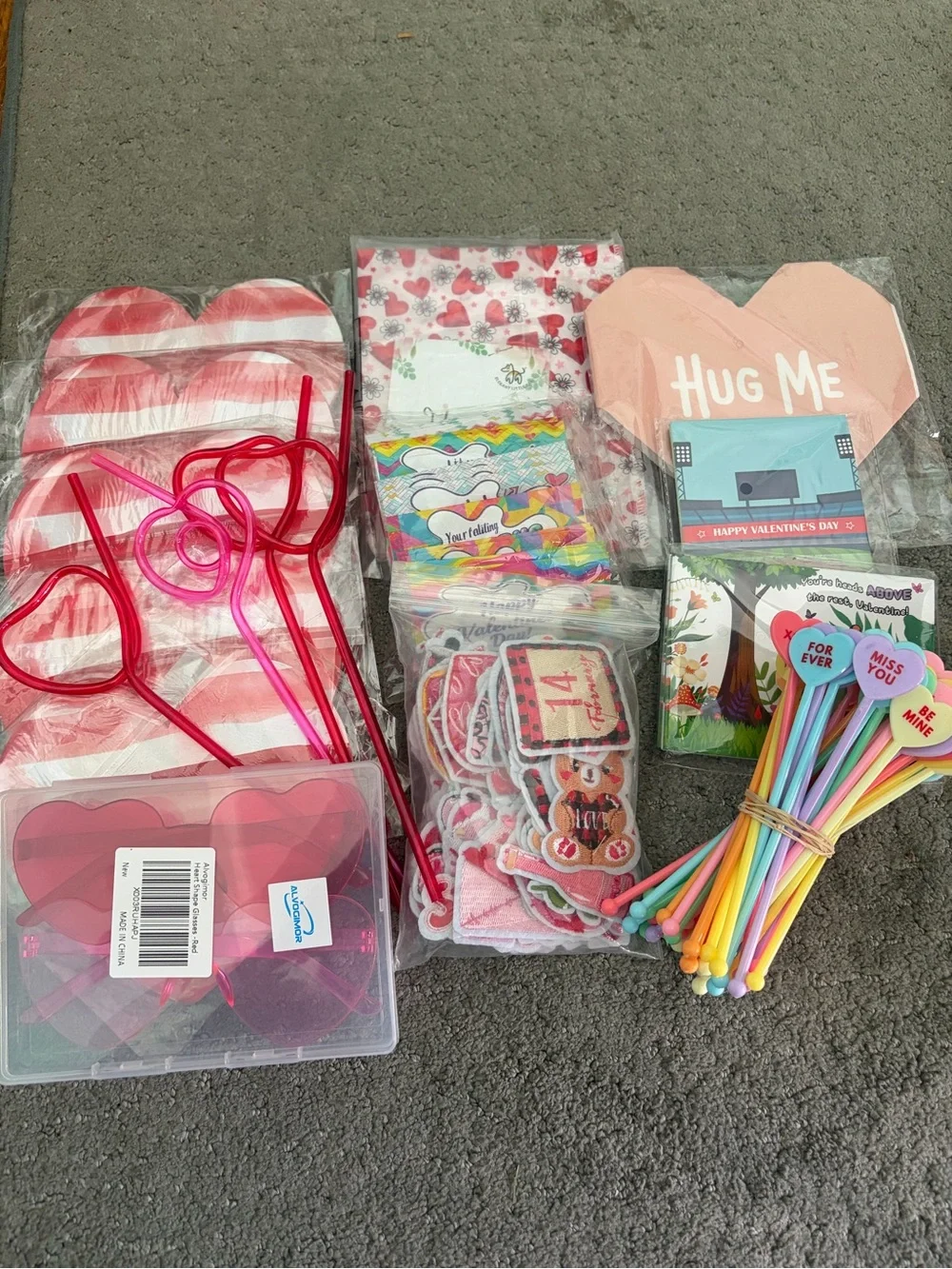 Valentine's Day Party Favor Pack - Pink Heart Picks & Straws